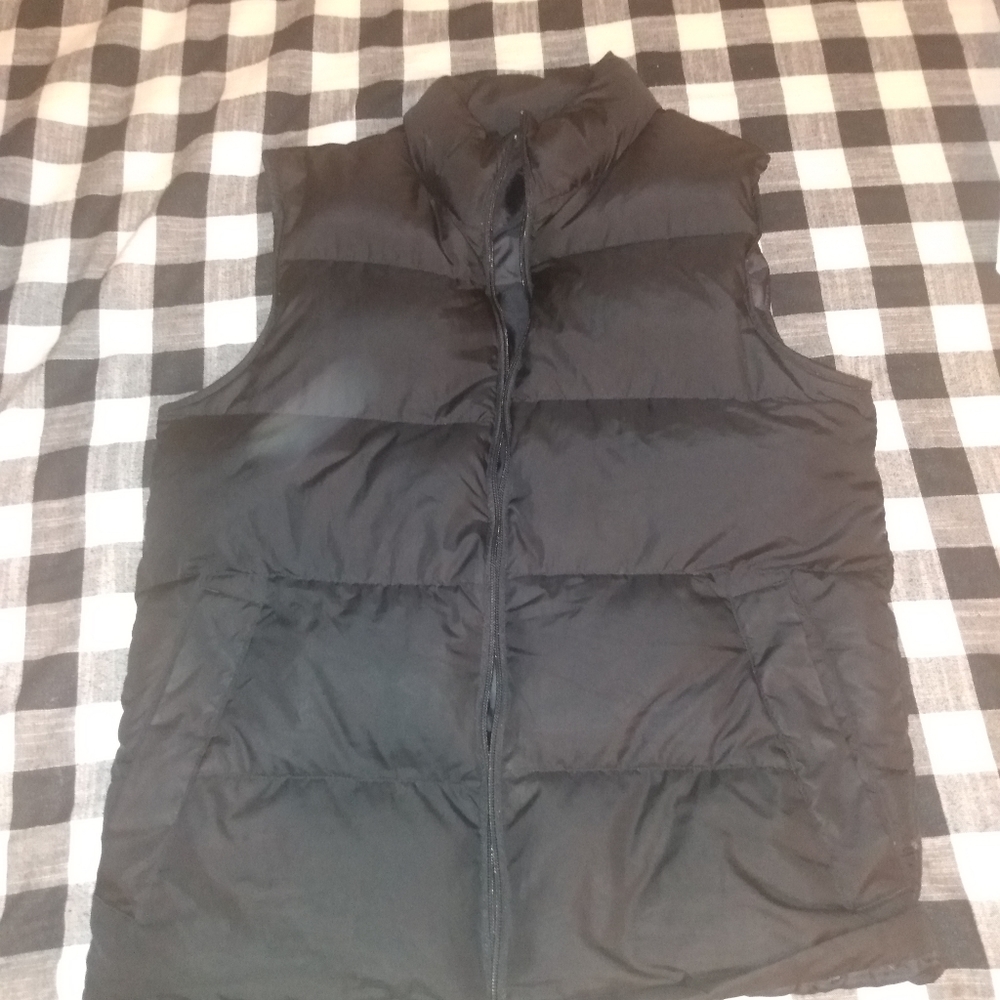 Men's size small zip up vest